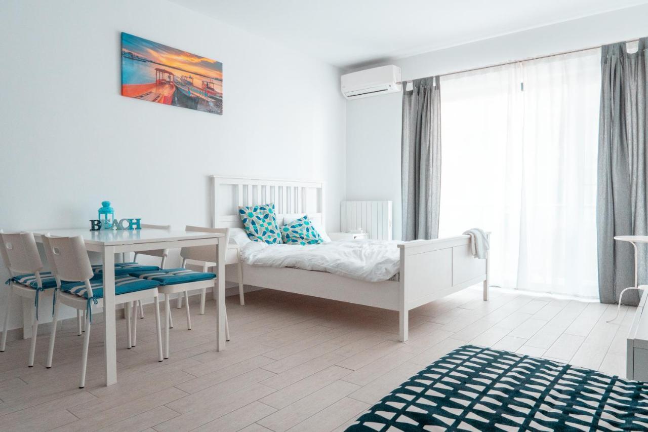 Bright Apartments Mamaia Nord Екстер'єр фото